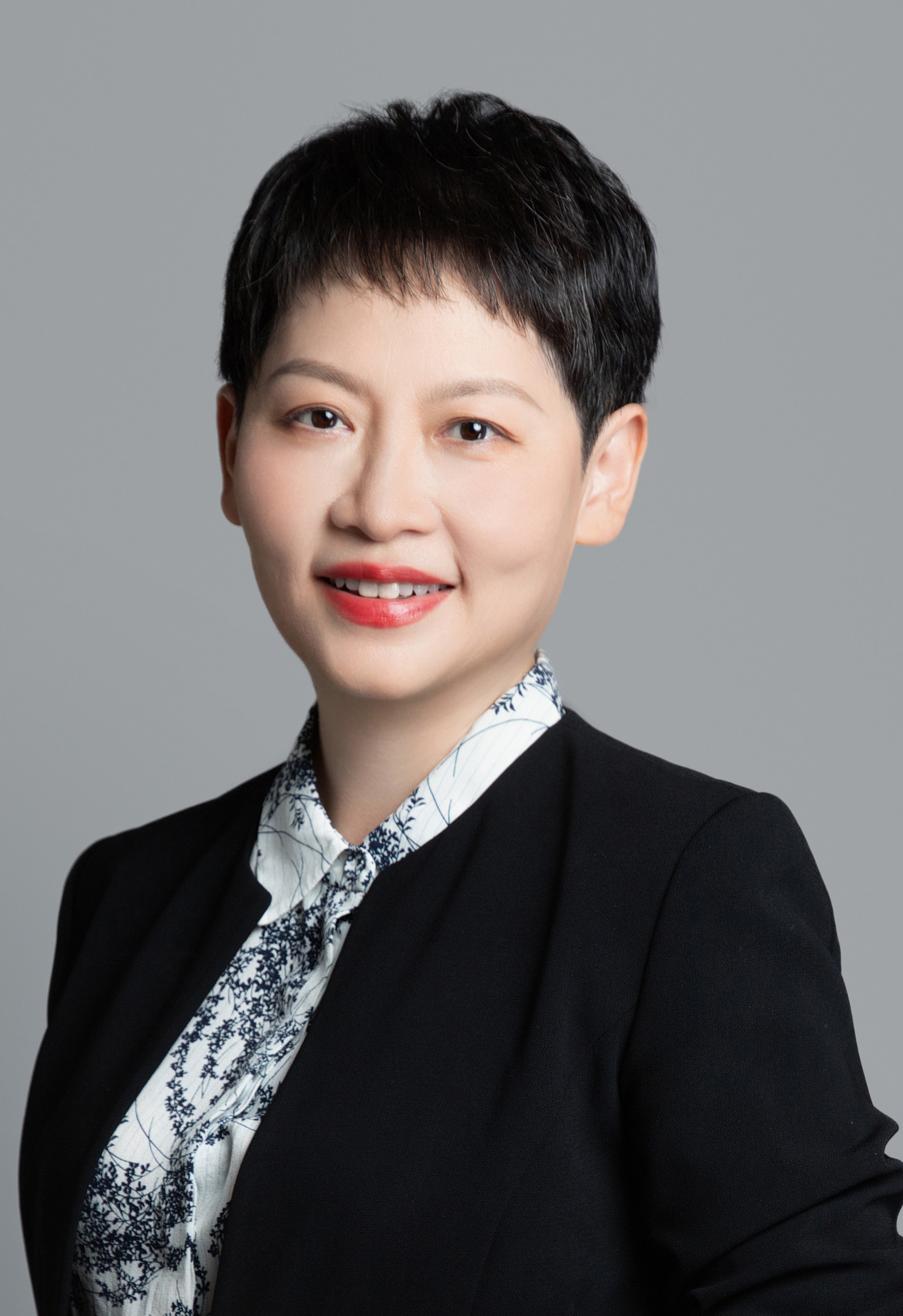 財務負責人：李春玲女士
